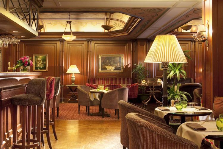 Bar & Restaurants (4)
