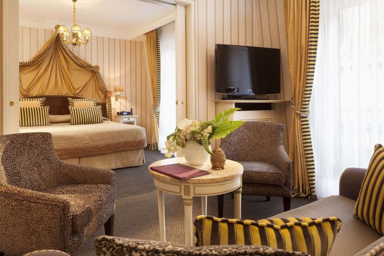Suite (5)