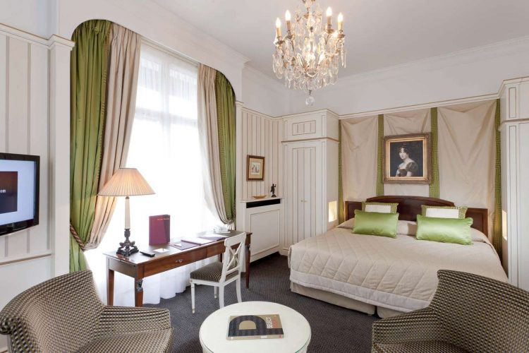 Suite (7)