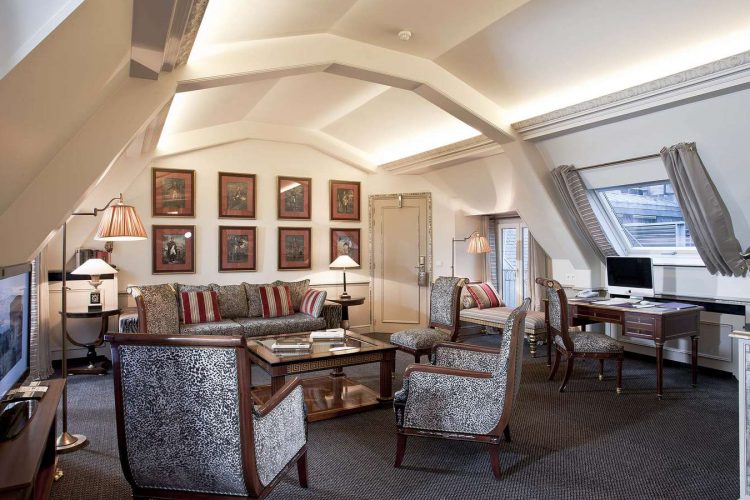 Suite (8)